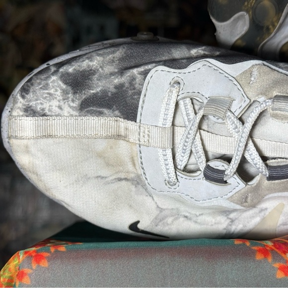 Nike React Element Kenny 55 size 9.5 men - Picture 4 of 15